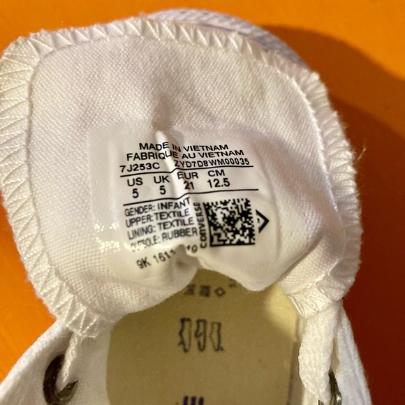 SOLD Baby converse size 5 - Picture 5 of 6
